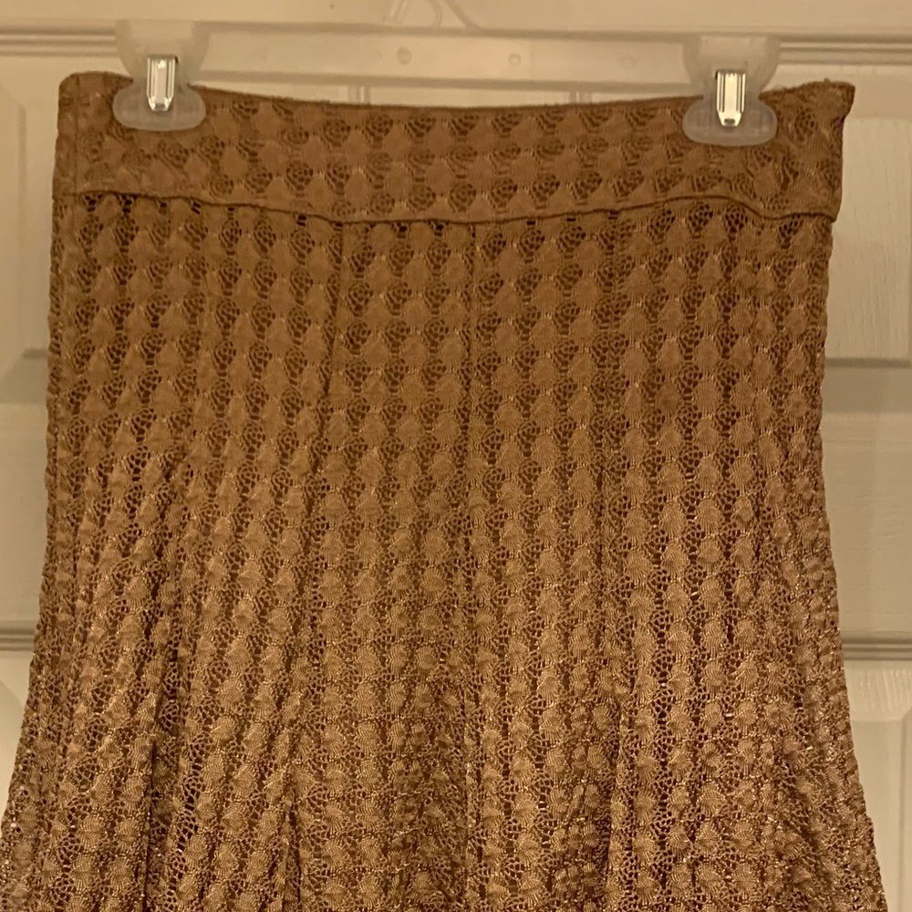 Chic Lace flare Skirt in Tan